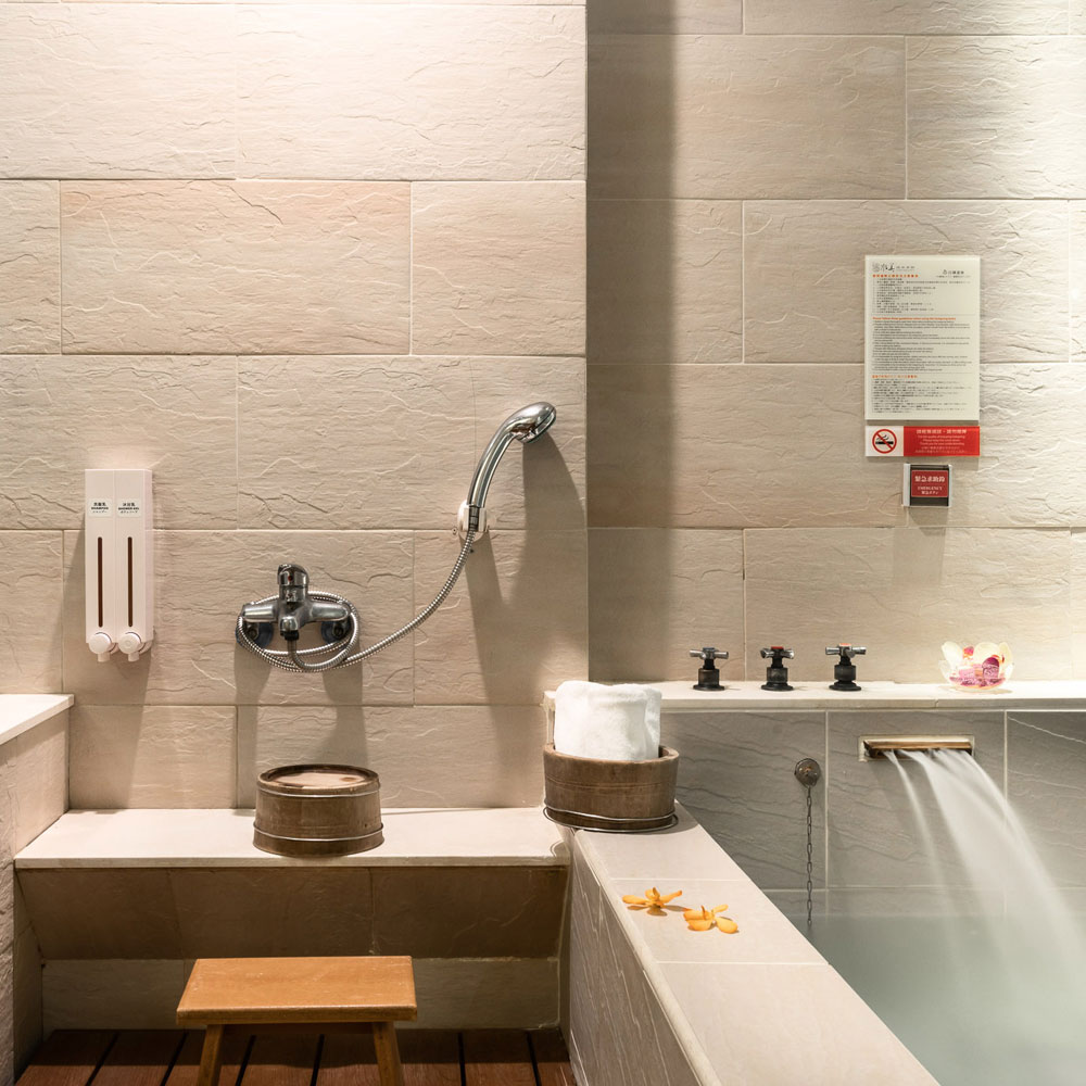 Beitou Shuimei Hot Spring Resort Sun and Moon Hot Spring House สำหรับ 2 คน เป็นเวลา 90 นาที (+NT$350