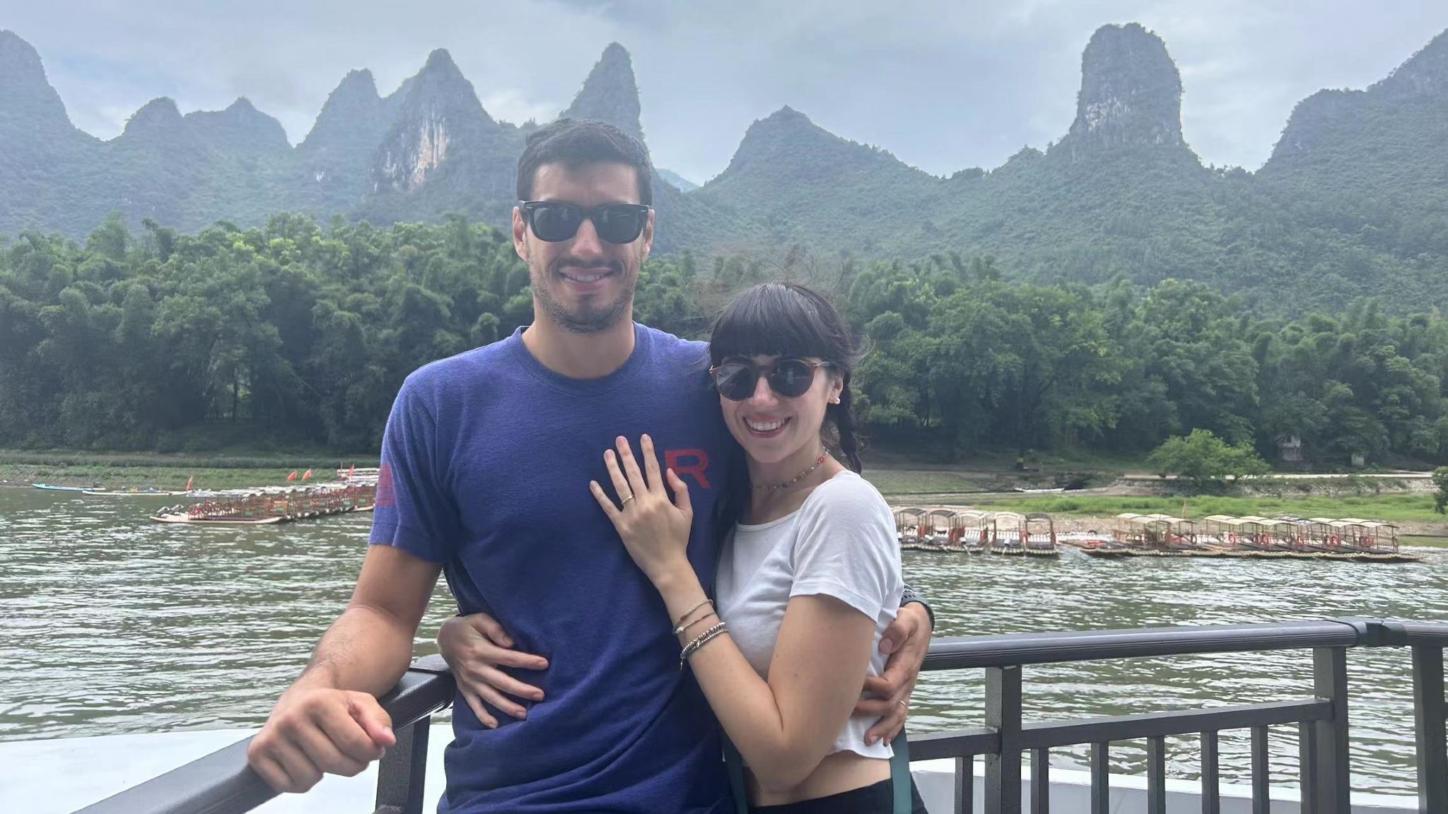 Guilin: Li River Cruise + Yangshuo West Street 1-day Private Tour 