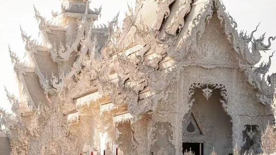 タイ チェンライ ワット ローンクン+ブルーテンプル+バーンダム博物館+ゴールデントライアングル公園 ワンデーツアー【送迎付き|中国語・英語】