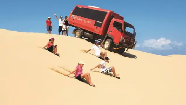 雪梨史蒂芬斯港一日遊【滑沙體驗/月影海豚遊船/無尾熊保護區】