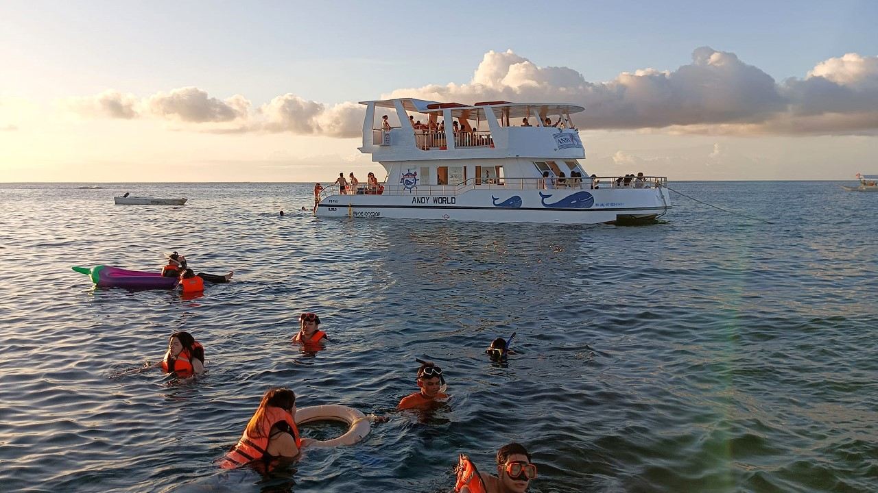 Ultimate Party Cruise in Boracay on the Andy World Yacht