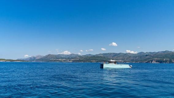 Dubrovnik: Excursión en catamarán a la Cueva Azul con bebidas y esnórquel