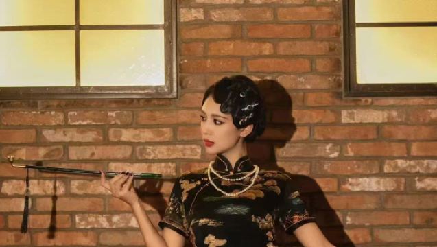 Shanghai Le Bund/Jardin Yuyuan/Rue des Coutumes - Expérience de costume chinois Qipao (choix de vêtements caractéristiques + option de maquillage raffiné/séance photo de voyage haut de gamme sur mesure)