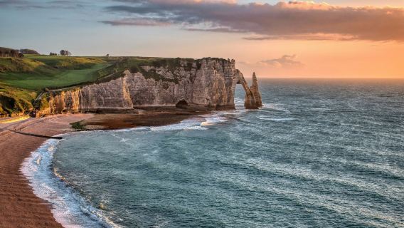 Day Tour to Étretat's Alabaster Coast from Paris