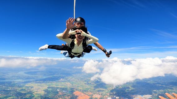 衡陽旅拍【【湖南衡陽跳傘，高空跳傘+攝影服務】】