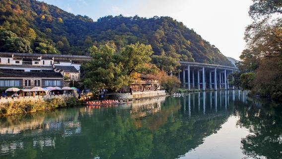 From Wuyuan: Shangtan Village + Three-Eyed Bridge + Xianggu Ancient City 1-day tour