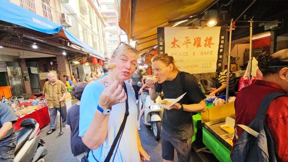 Mercado tradicional de Dadaocheng y auténtica experiencia culinaria taiwanesa