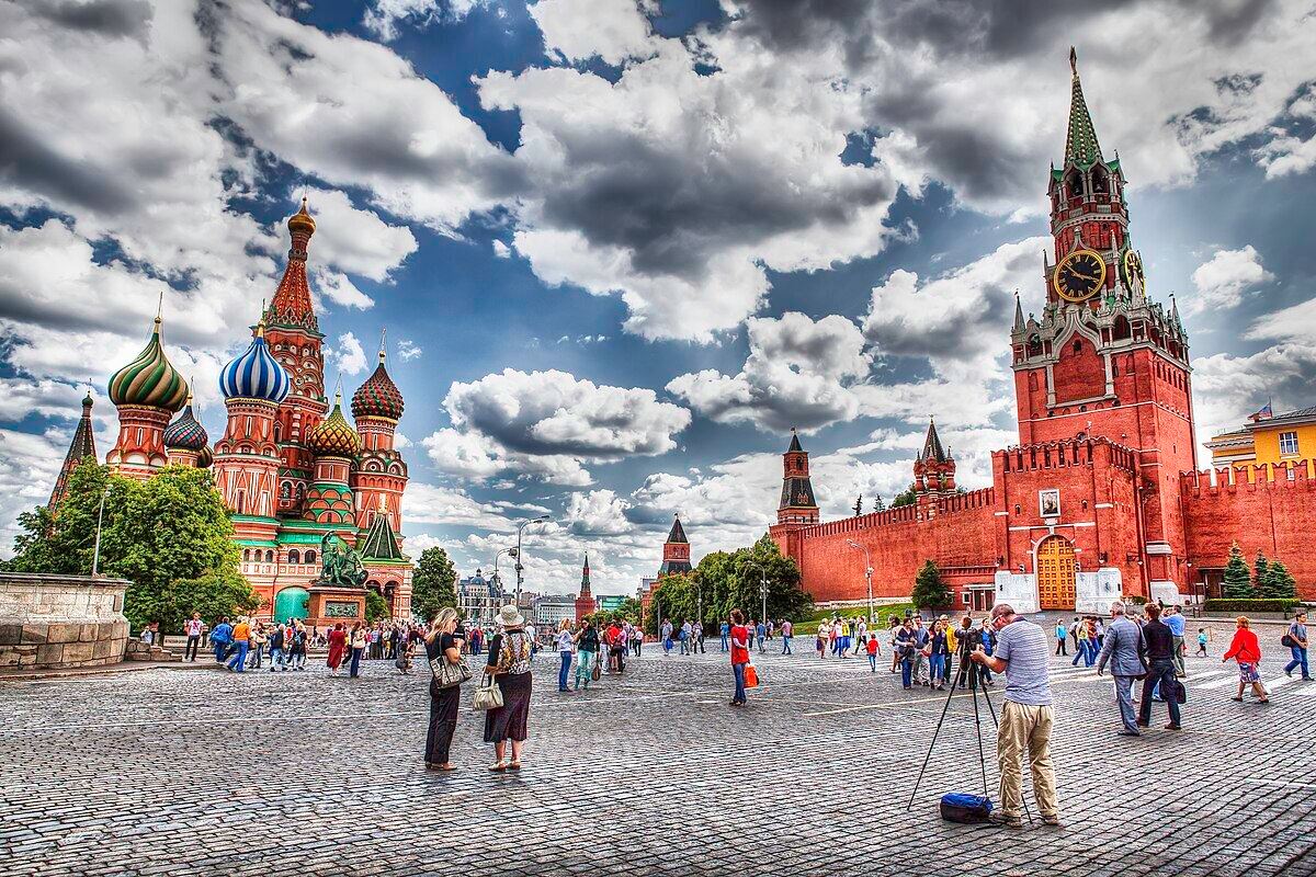 The Moscow Kremlin + Red Square + GUM + Vorob'yevy gory + Moscow State University day tour