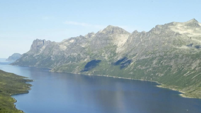 挪威特羅姆瑟-芬斯內斯+塞尼亞島一日遊【包車-跟團詢客服】