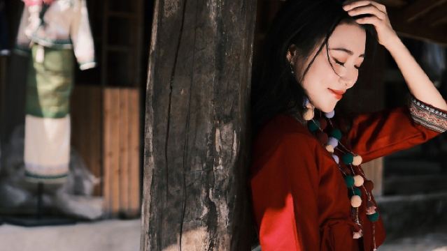 [Kumpulan Kecil 8 Orang] Lawatan Sehari ke Ladang Teh Purba Jingmai + Kampung Lama Wengji + Kampung Purba Nuogan untuk Menikmati Lautan Awan