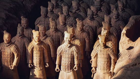 Private tour for 2-7 people|1-day tour to Emperor Qinshihuang's Mausoleum Site Museum + Lishan Garden + Huaqing Palace with private charter and door-to-door transfer
