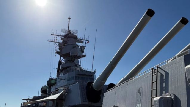 Lawatan Sehari di Hawaii: Pelabuhan Mutiara - Istana Iolani - Waikiki (Tidak termasuk tiket, pemandu berbahasa Cina)