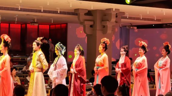 Shanghai Han-Style Palace Feast: Multi-Dynasty Hanfu, Exquisite Styling &Jiangnan Set Meal