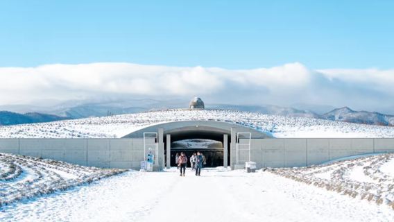 Japan Hokkaido Jozankei & Lake Toya & Hill of the Buddha & Showa-shinzan 1-day tour