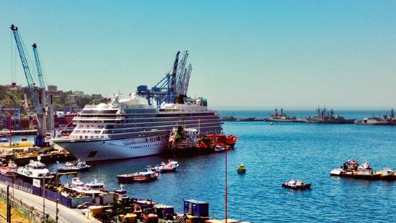 Transfer Valparaiso Cruise Terminal to Santiago + Tour & Winery
