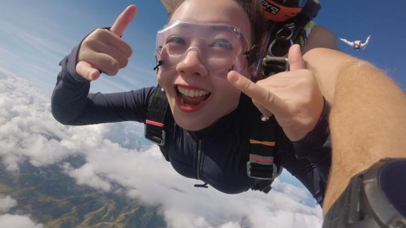 廣東陽江跳傘廣州深圳陽江高空雙人跳傘 【4000米自由落體+專業高清視頻拍攝+視頻剪輯】