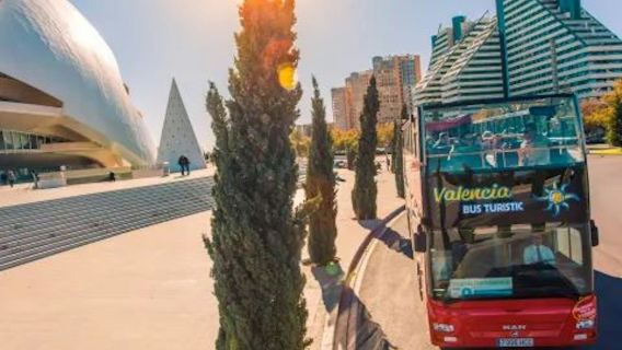 Valencia Bus Turistic: 48-Hr Hop-on Hop-off Bus Tour + Saint Nicholas Entry