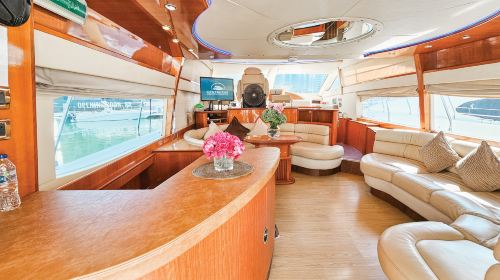 Sightseeing Yacht Cruise in Dubai Marina Transport Passes 7
