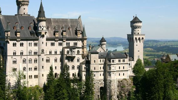 Neuschwanstein Castle: Day Trip from Munich + Roundtrip Transfer