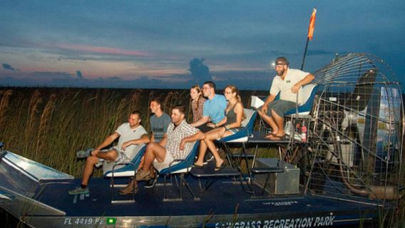 Fort Lauderdale: Aventura de aerobarco de 60 minutos pelos Everglades - Gator Nights