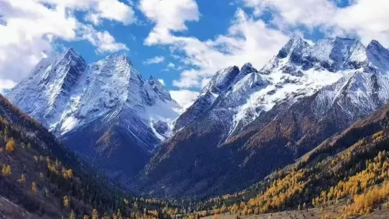 Siguniang Scenic Area Private Day Tour