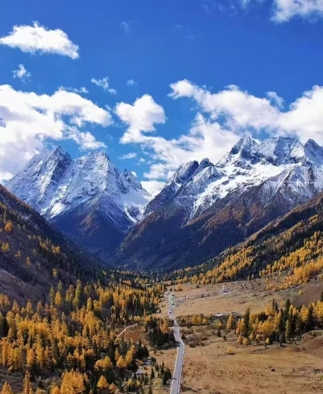 Siguniang Scenic Area Private Day Tour