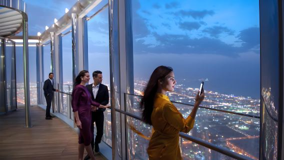 ทัวร์ Burj Khalifa สุดพิเศษ: ตั๋วเข้าชมทุกชั้นของ Burj Khalifa + การจองร้านอาหาร น้ำชายามบ่าย