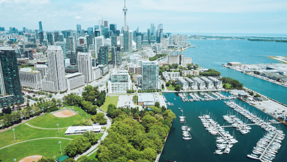 Tur Terbaik Kota Toronto dengan Kapal Pesiar & Menara CN