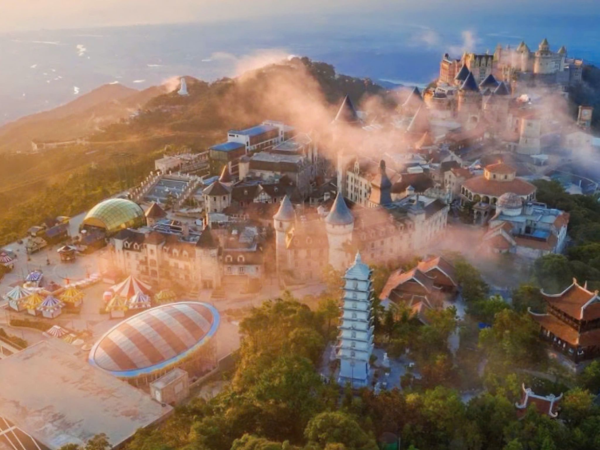 Private Ba Na Hills - Golden Bridge Full-Day Tour from Da Nang | English-speaking guide