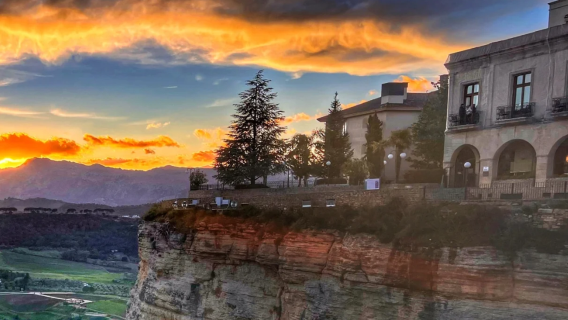 西班牙龍達新橋+鬥牛場+埃爾塔霍峽谷【中文司機/可訂多日】