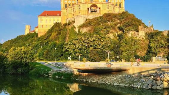 奧地利維也納梅爾克+瓦豪河谷+迪恩施泰因小鎮【中文定制包車】