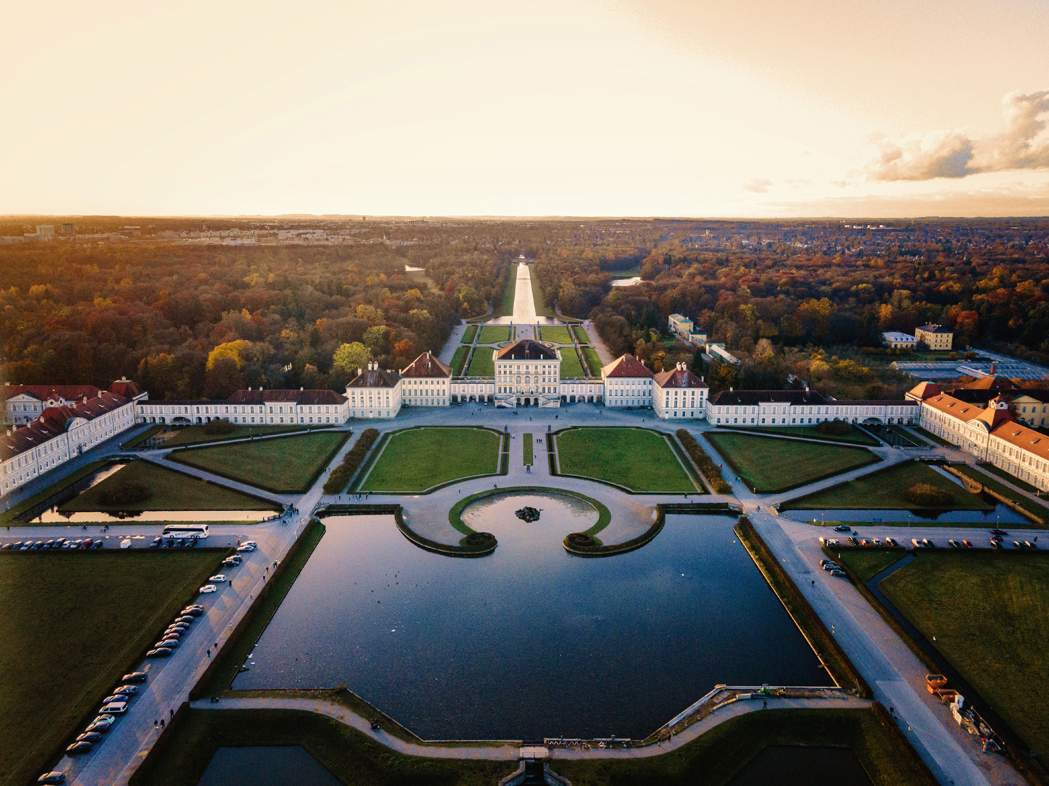マリエン広場+ニンフェンブルク城+ホーフブロイハウス+ラートハウス・グロッケンシュピール+マリエン広場ワンデーツアー