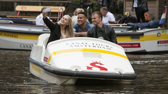 Amsterdam: Pedal Boat Rental from Rijksmuseum