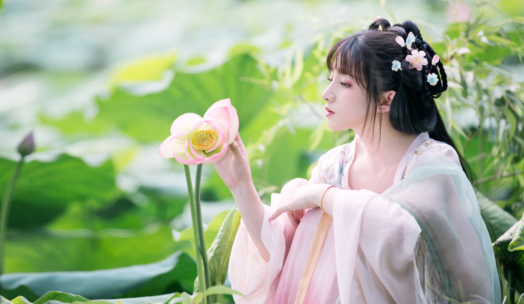 Fufeng County Trip Moments[Famen Cultural Scenic Area/Guanzhong Folk Garden Wedding Photography and Aerial Photography Services with Professional Photographers]