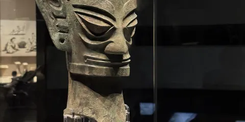 成都博物館+杜甫草堂博物館+文殊坊一日遊可中英文服務不含門票