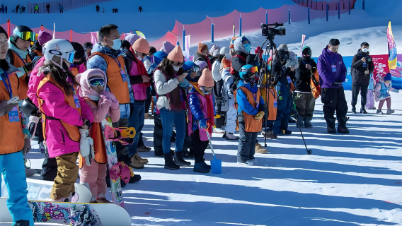 【冬スキーシーズン】アルゴウチアンレンバレースキー場日帰り旅行:雪遊びと雪景色+プロ仕様のスキー場