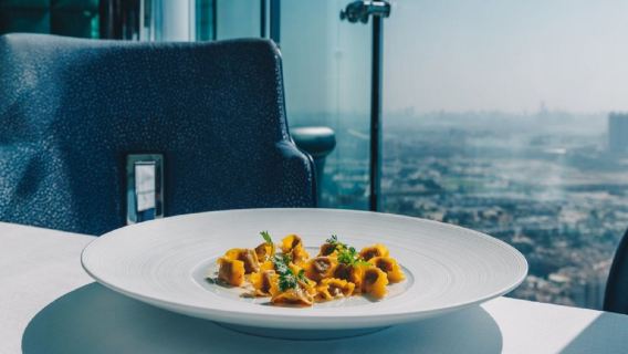Experiencia gastronómica en el restaurante del Burj Al Arab