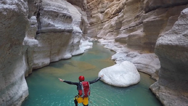 阿曼Wadi Shab比瑪天坑一日包車遊【馬斯喀特來回】