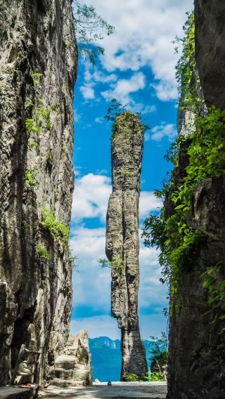 1-day tour to Enshi Grand Canyon Scenic Area [pure play] [city transfer] [English-speaking guide optional]