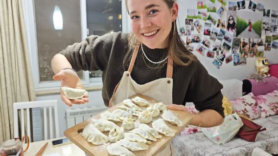 Lernen Sie traditionelle chinesische Nudelgerichte von Ihrem Gastgeber zubereiten (Mittagessen/Abendessen) -Eatwith