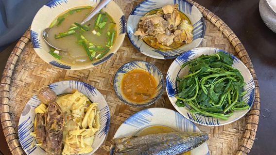 Hue Walking Food Tour - Dong Ba Market & Local Street Food