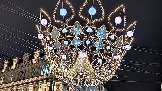 London Christmas Sparkle: Your Private Walking Tour