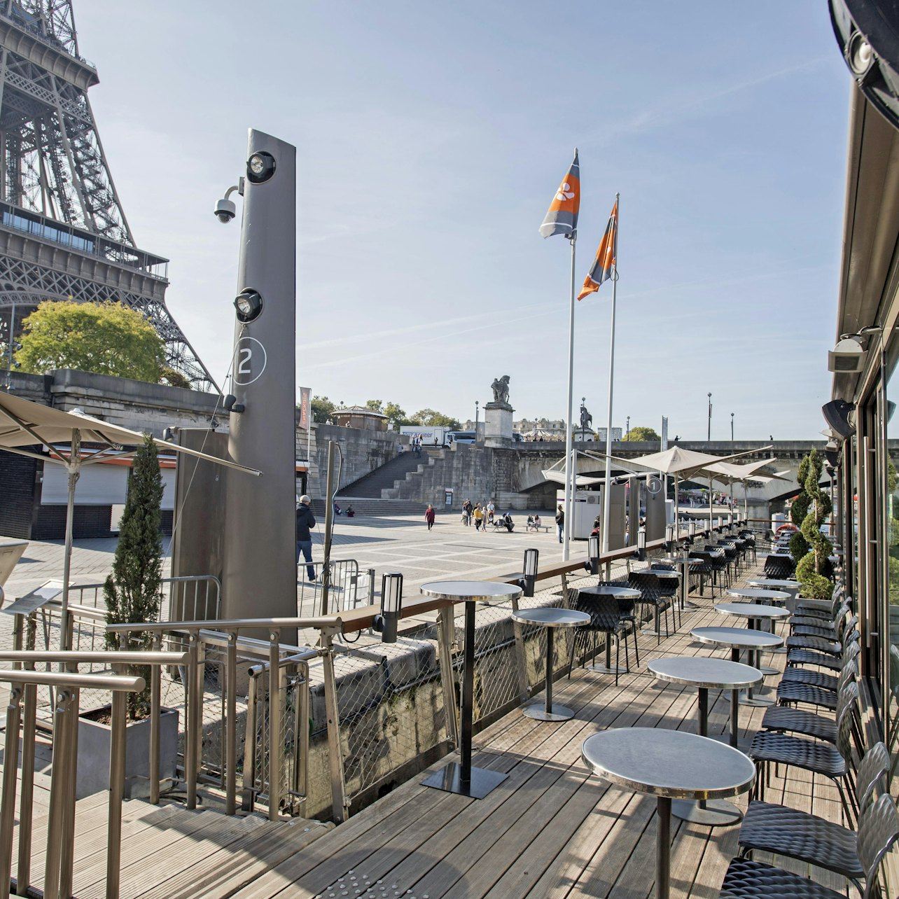 Seine River: Sightseeing Cruise + Lunch at Le Bistro Parisien