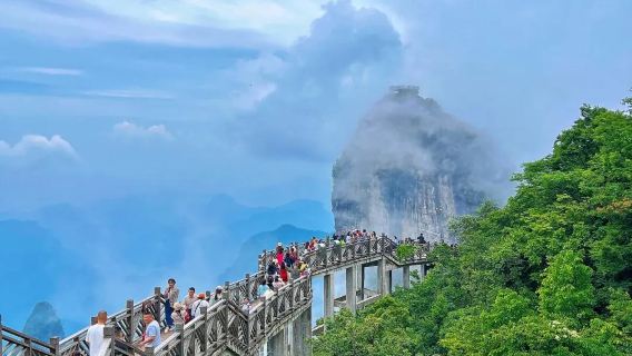 1-Day private Tour in Zhangjiajie Tianmen mountain& tianmen cave & glass skywalk
