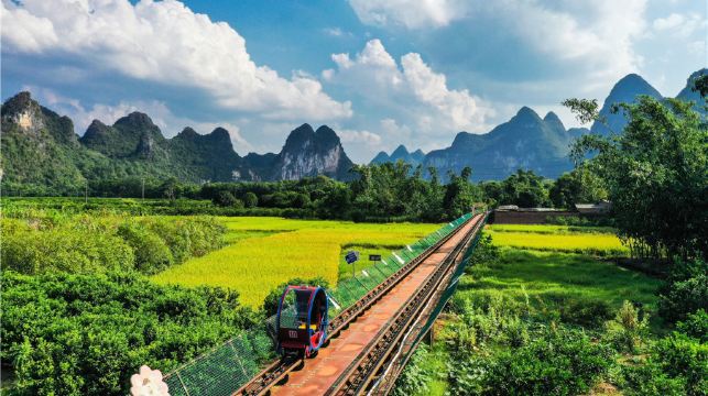 桂林漓江桂林古東景區+冠岩一日遊【8人小團/私家團可選】