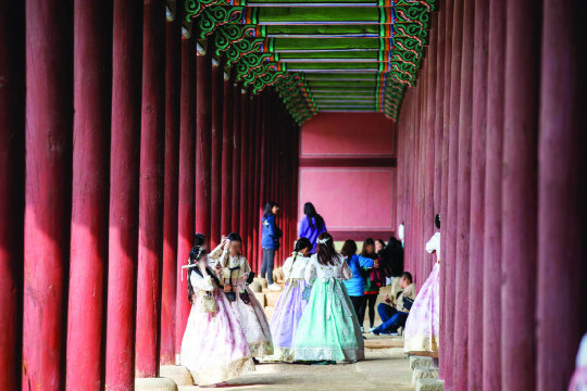 Jelajah Ibu Kota Kuno Seoul | Pengalaman Mendalam di Istana Gyeongbokgung & Bukchon Hanok Village