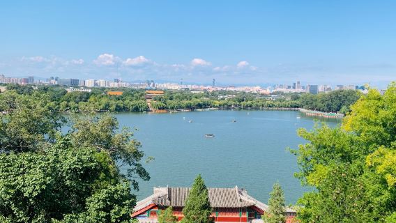 Beihai Park + Shichahai + Nanluoguxiang one-day tour|Optional Chinese/English speaking private guide