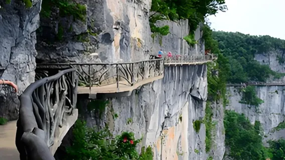 Tour di un giorno alla grotta di Tianmen nel Parco nazionale forestale di Zhangjiajie Tianmenshan (gruppo cinese)