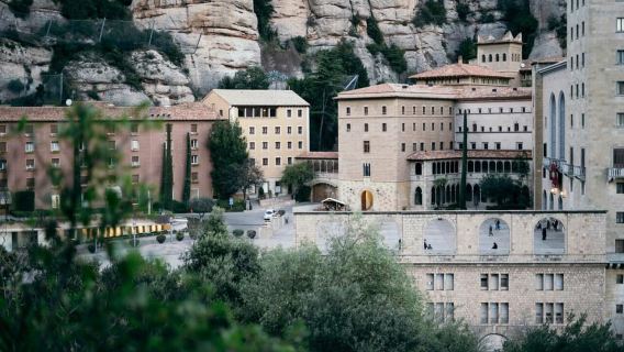 Barcelona: Private Tour Montserrat and Poblet Monasteries