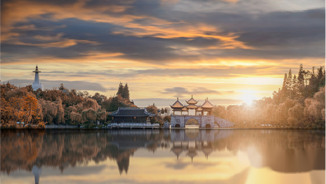 Terbang dengan burung jenjang ke Yangzhou - Panduan secara langsung di Tasik Shouxi [Syarikat pelancongan tempatan dengan 10 tahun pengalaman & pakej berkumpulan atau lawatan peribadi tersedia]